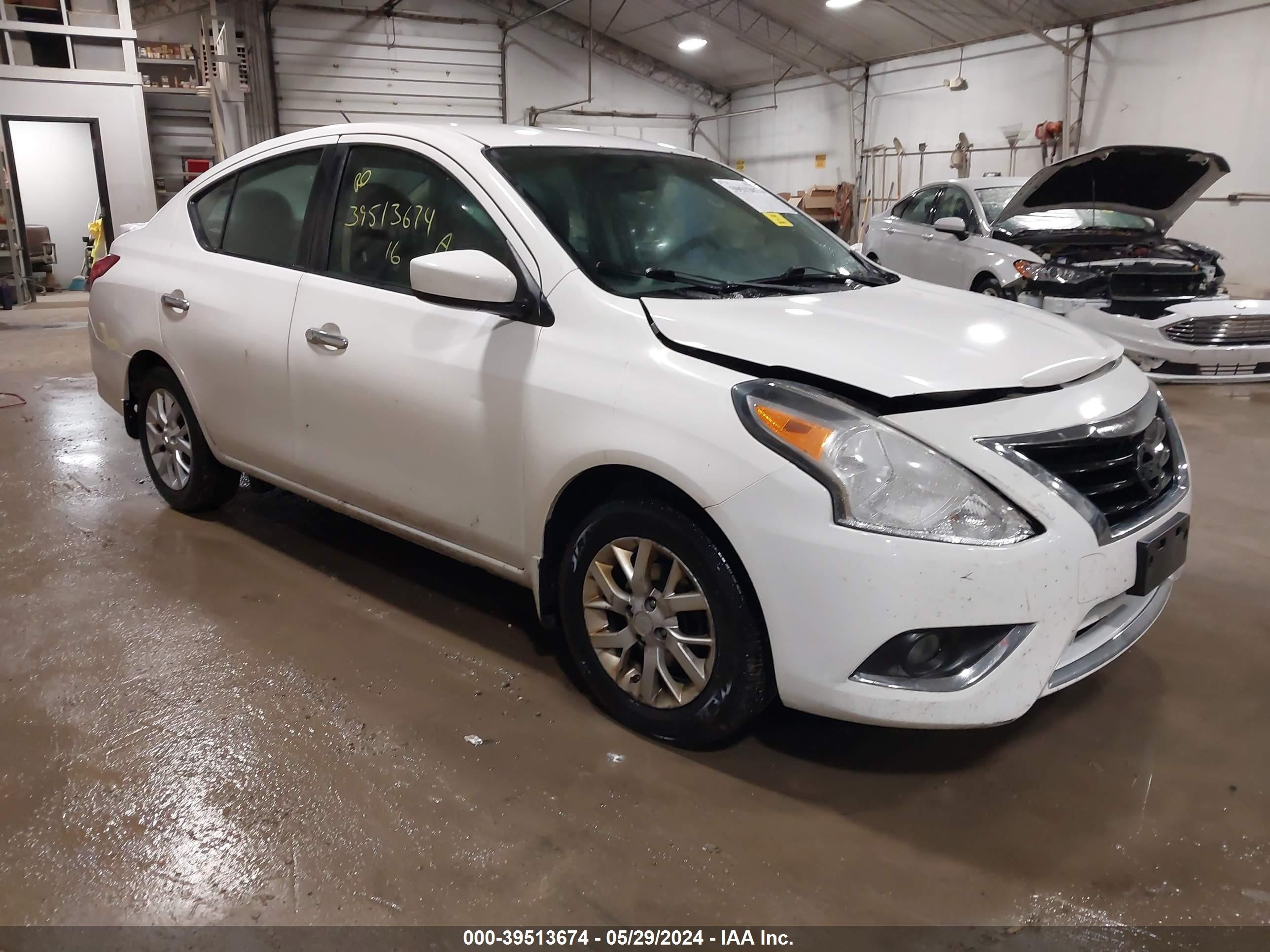 nissan versa 2016 3n1cn7ap6gl916037