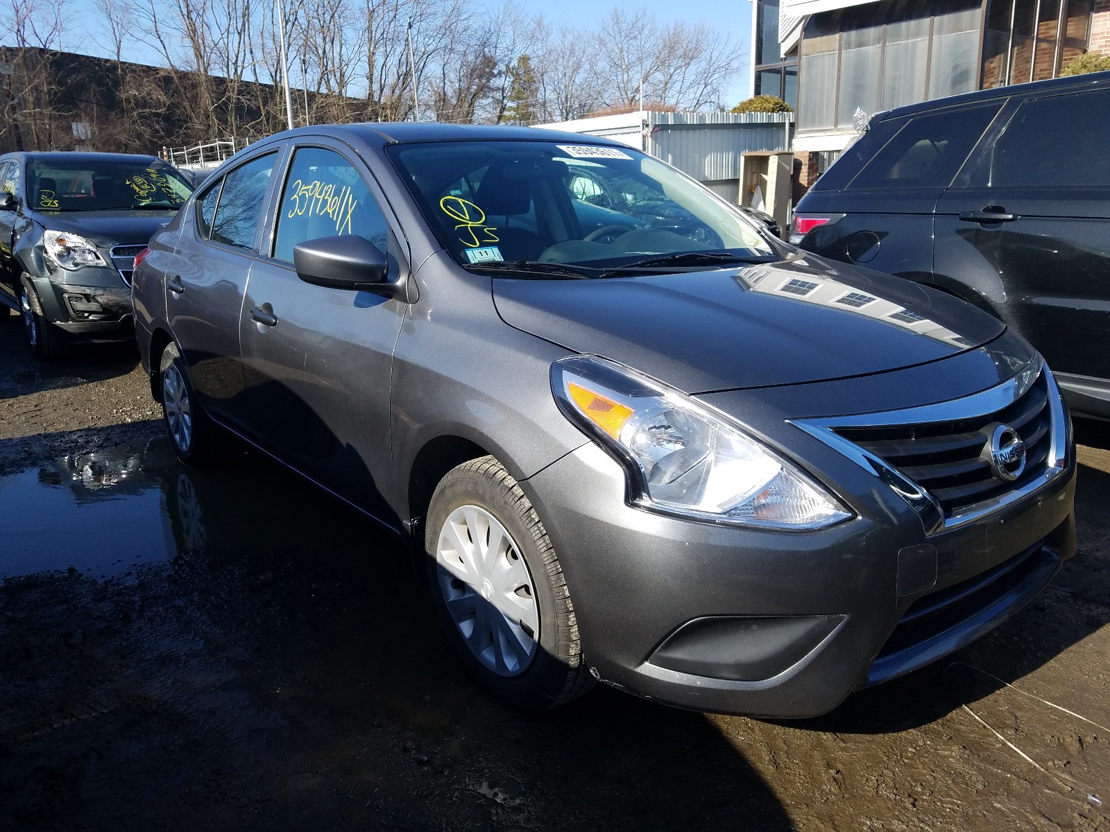 nissan versa s 2018 3n1cn7ap6jl806709