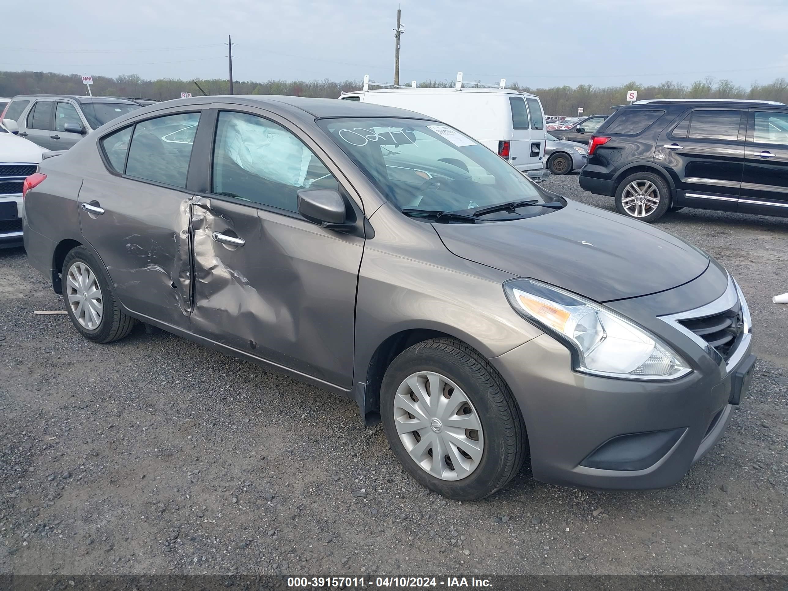 nissan versa 2015 3n1cn7ap7fl830279