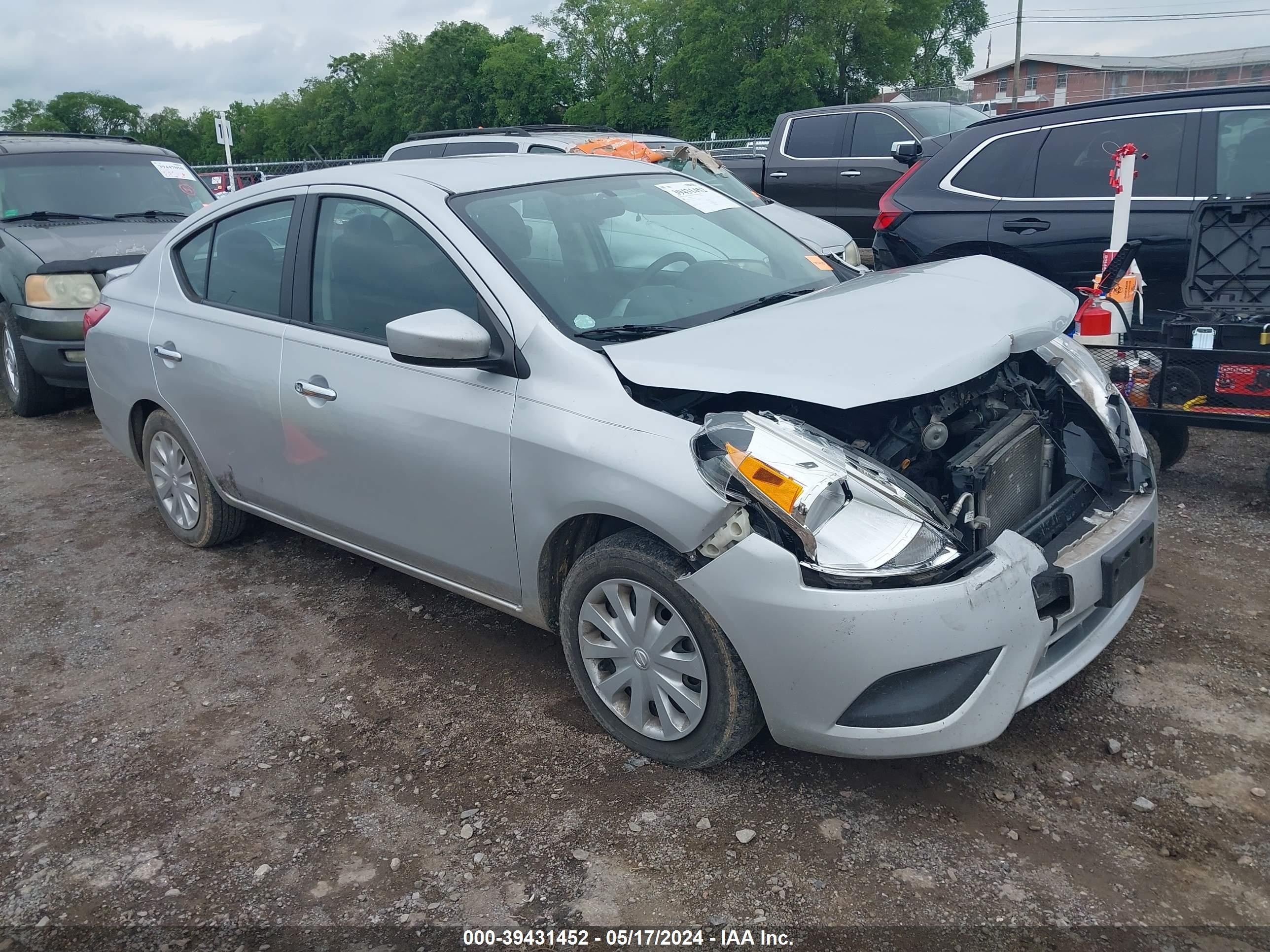 nissan versa 2017 3n1cn7ap8hk429543