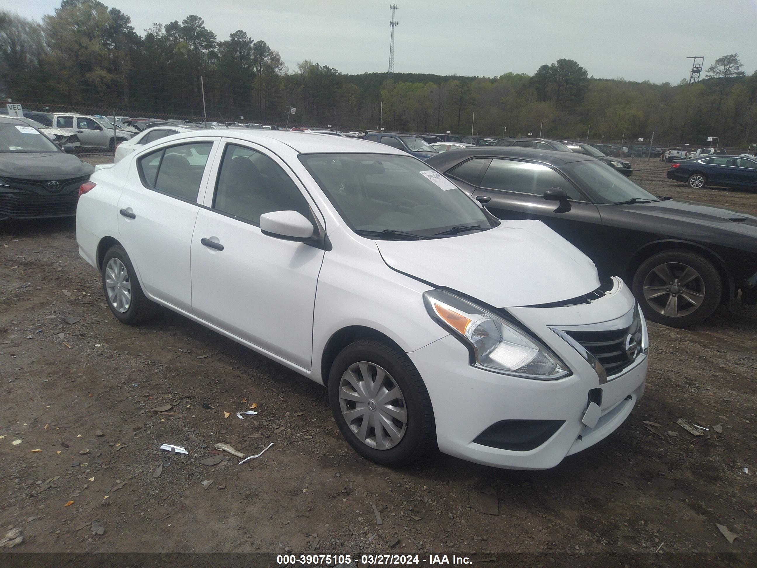 nissan versa 2018 3n1cn7ap8jl847990