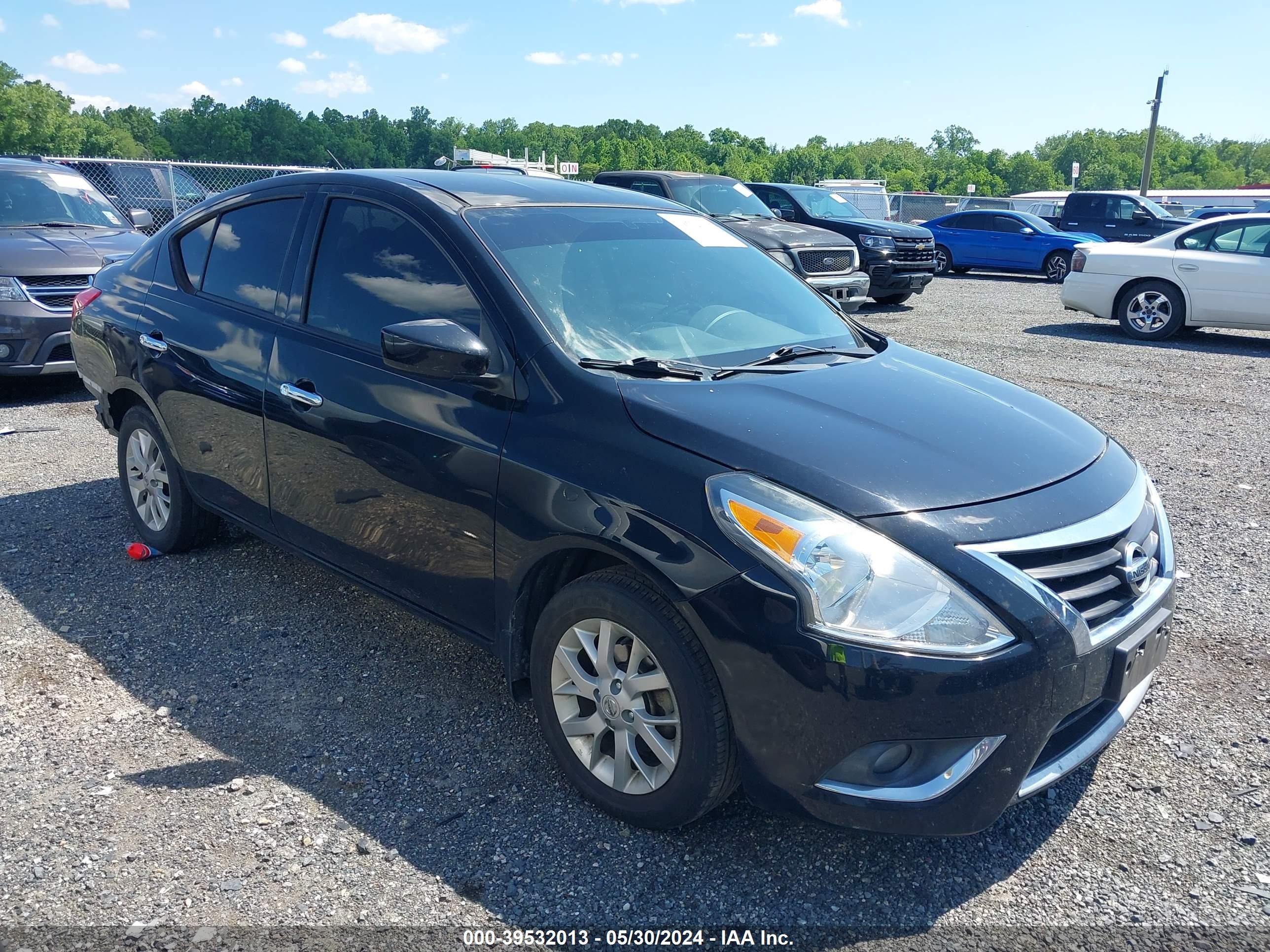 nissan versa 2018 3n1cn7ap8jl886109