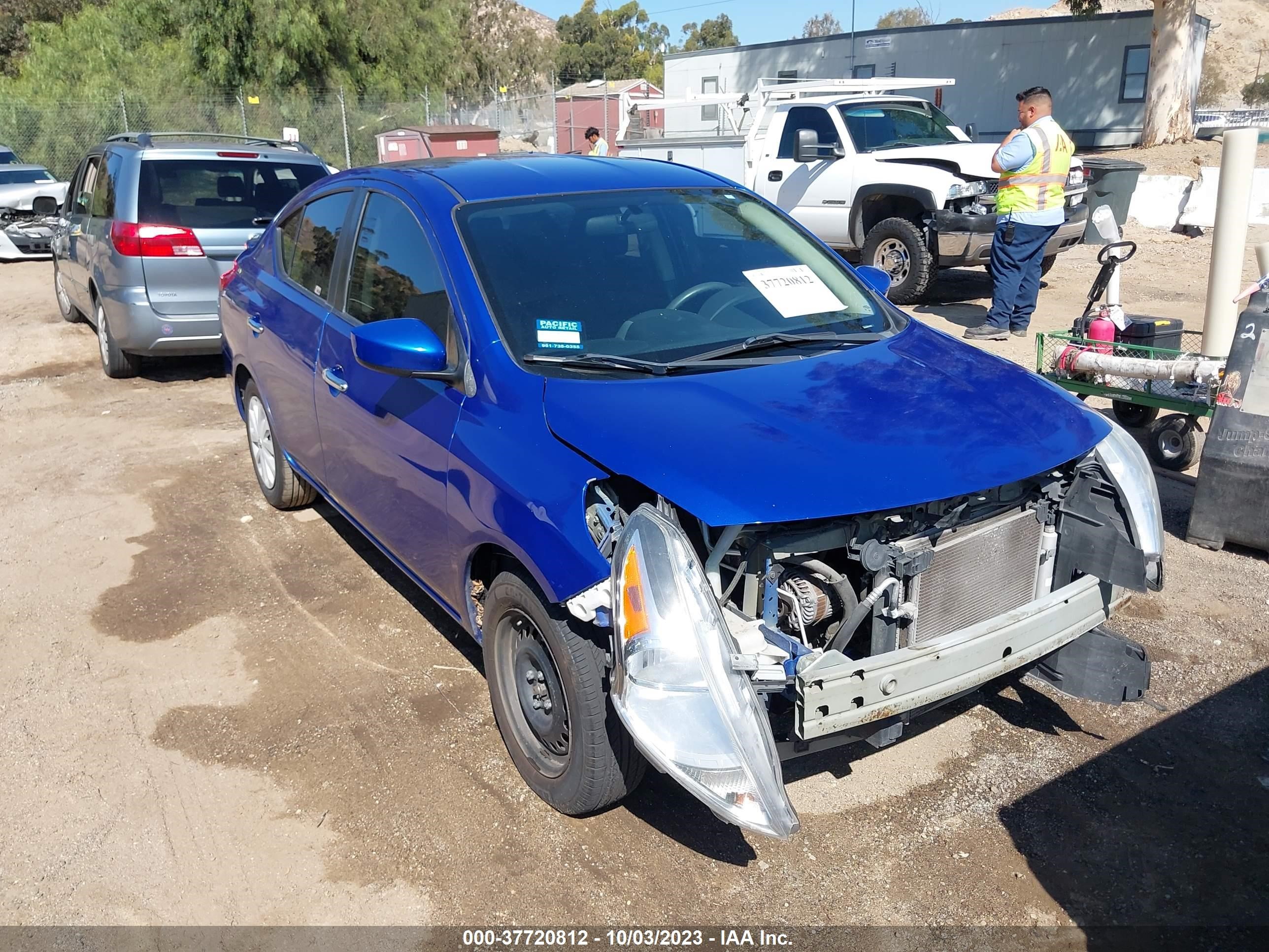 nissan versa 2015 3n1cn7ap9fl830428