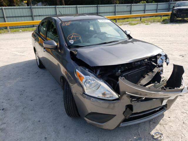 nissan versa s 2018 3n1cn7ap9jl802458