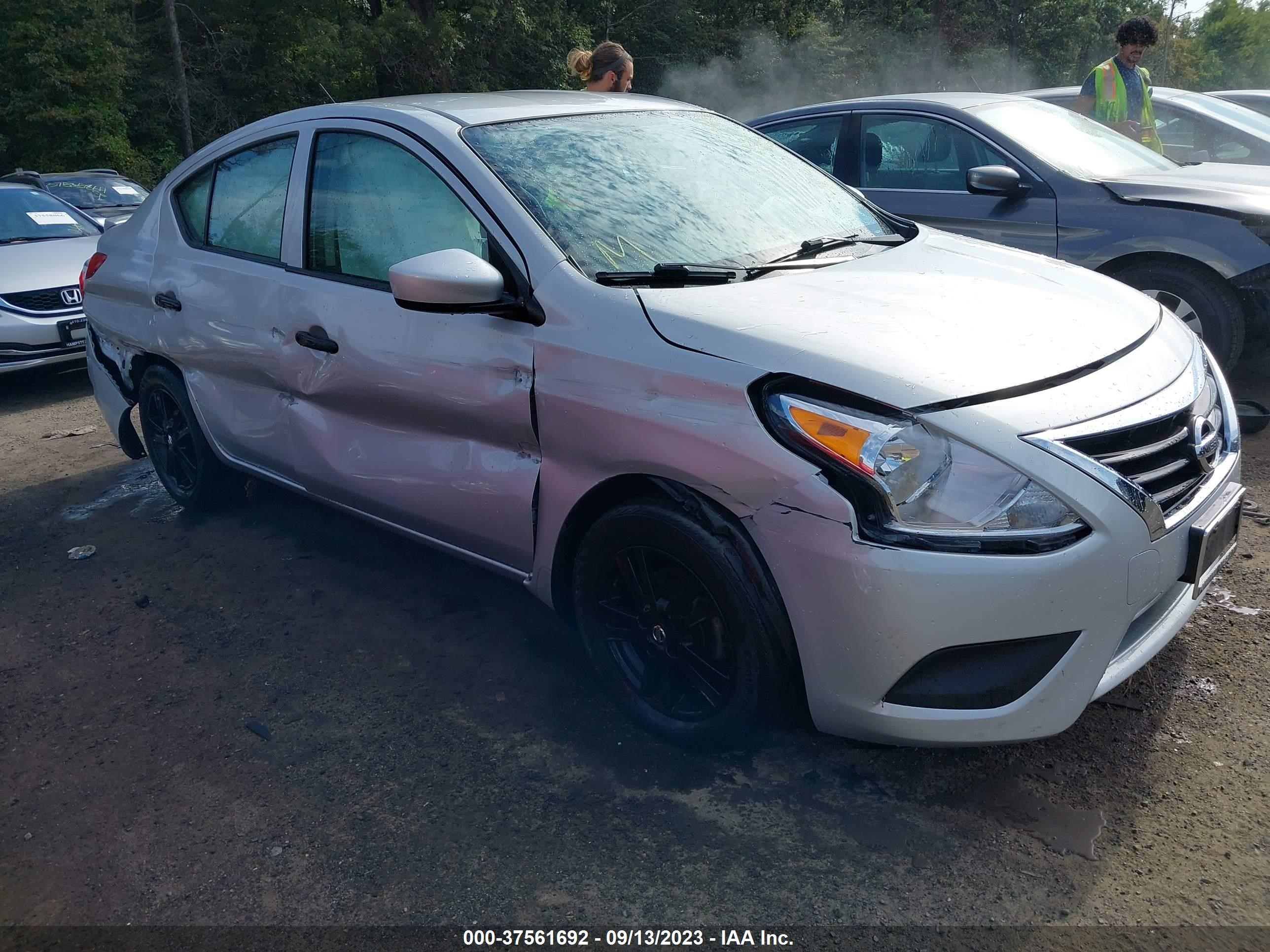 nissan versa 2019 3n1cn7ap9kl821030