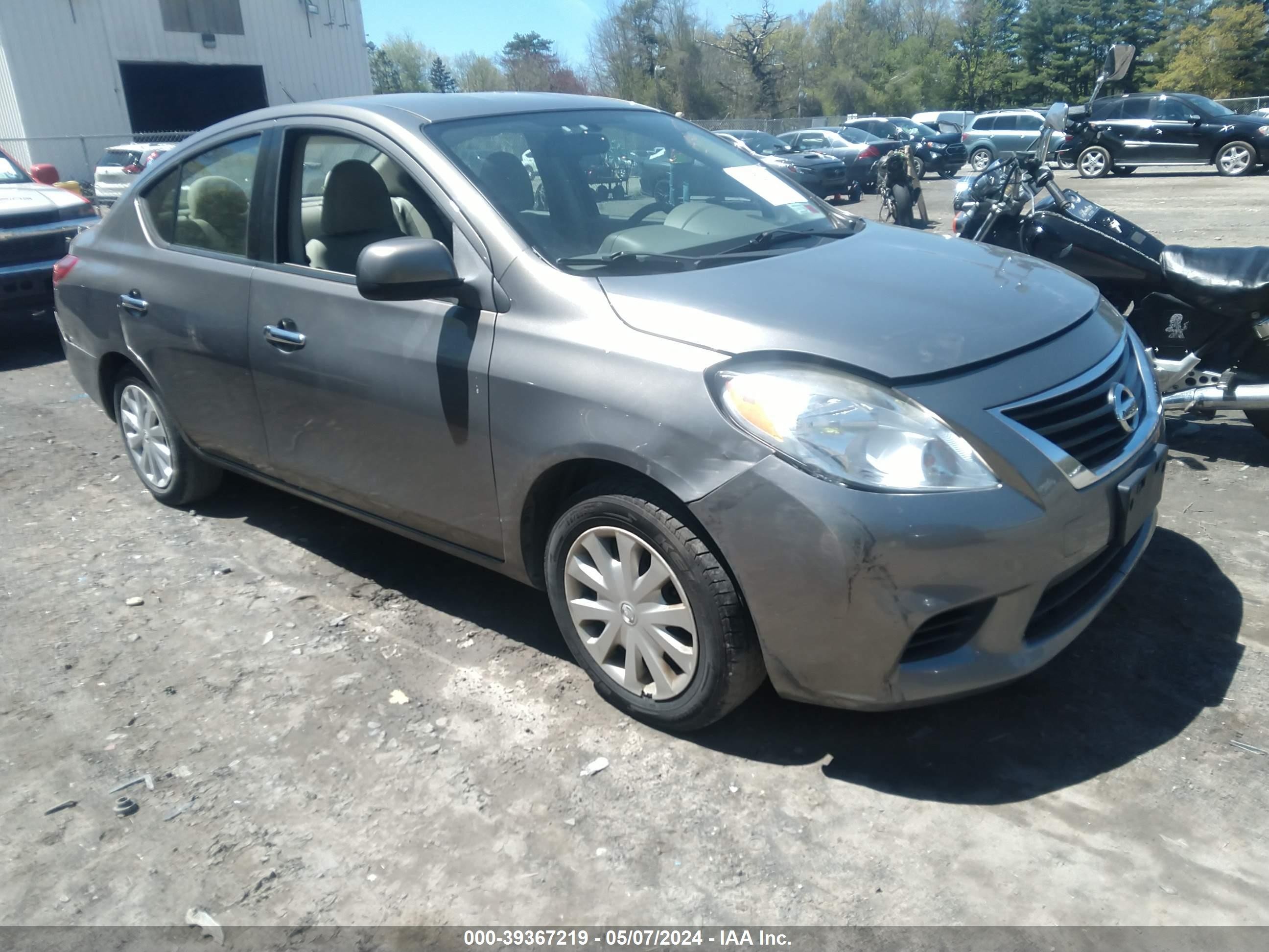 nissan versa 2014 3n1cn7apxel808050