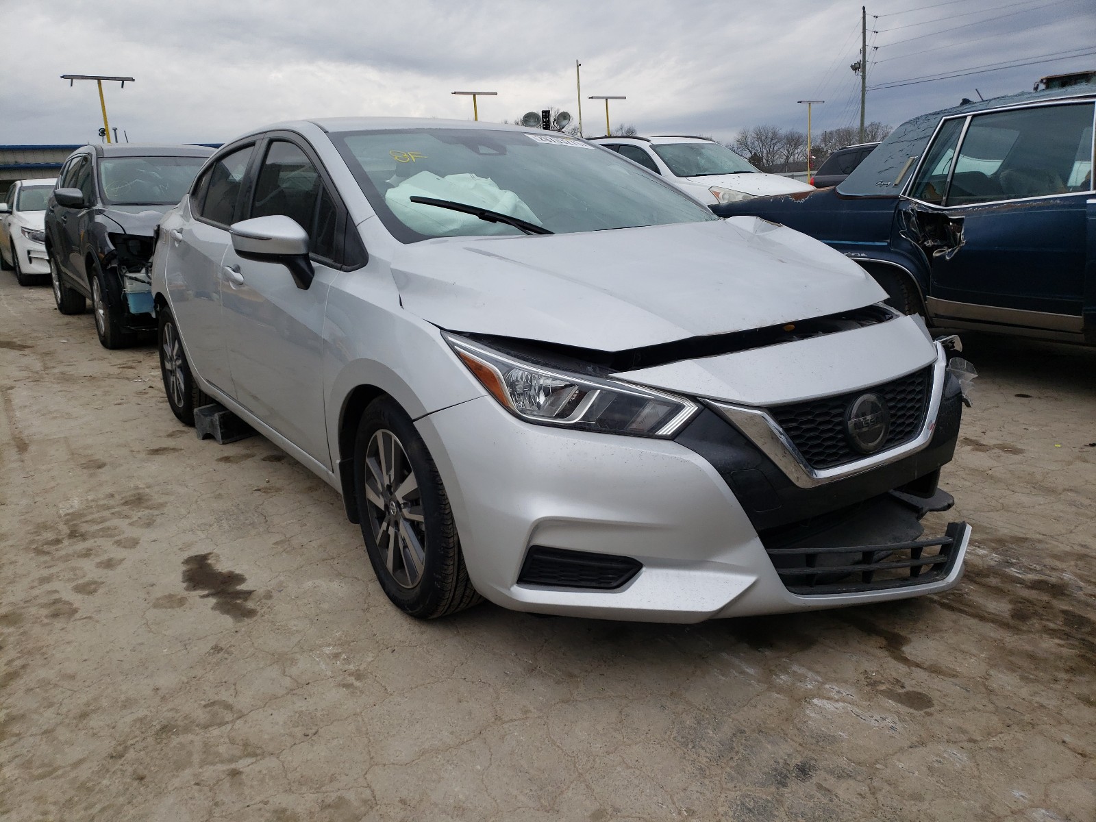 nissan versa sv 2020 3n1cn8ev8ll845724