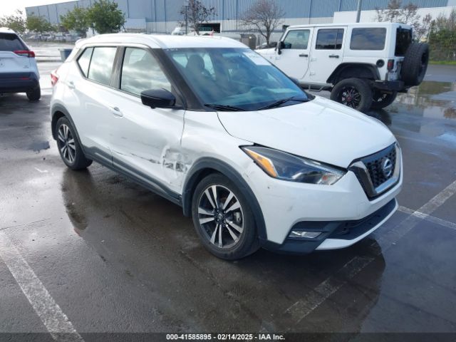 nissan kicks 2018 3n1cp5cu1jl521840