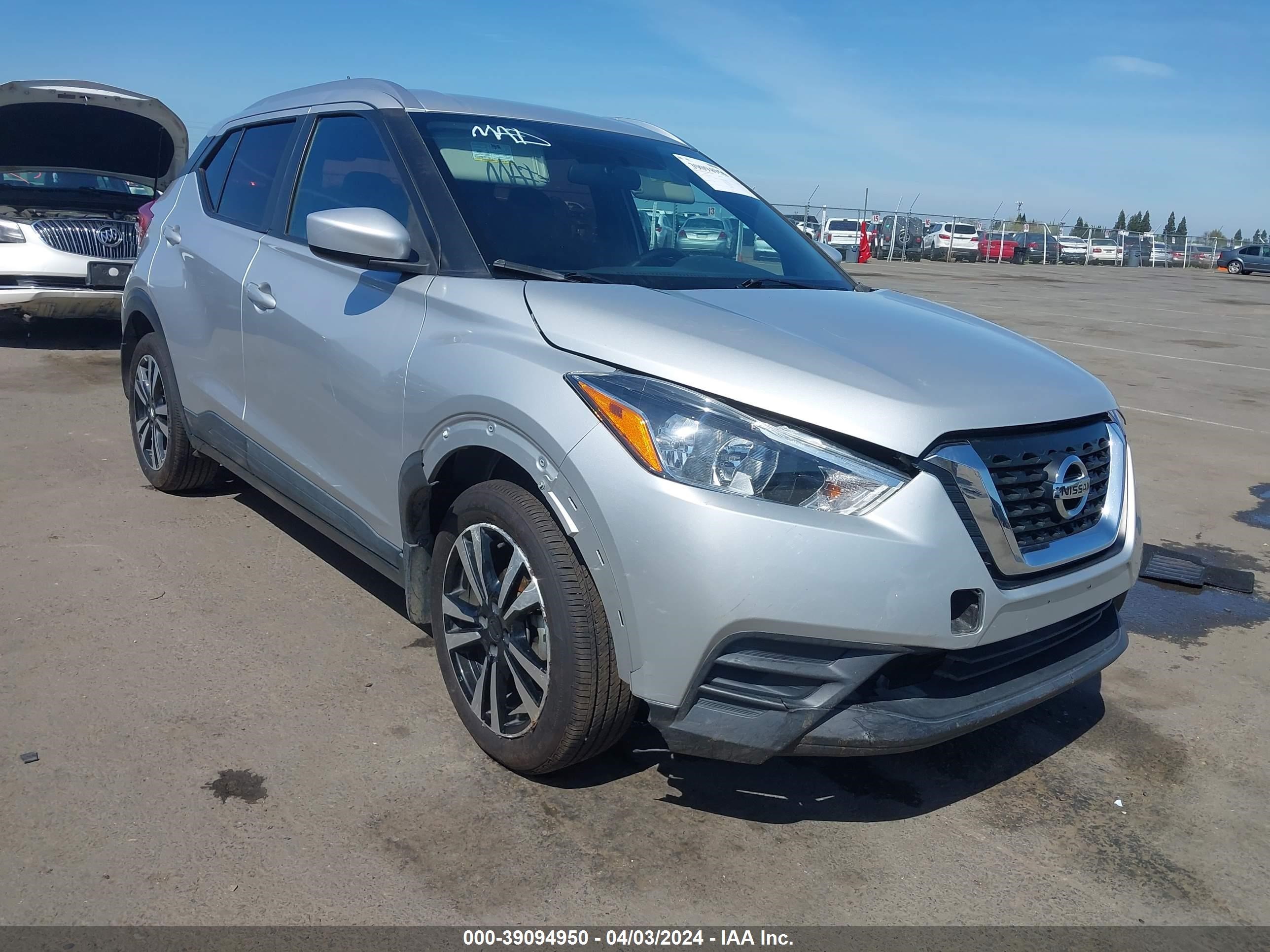 nissan kicks 2019 3n1cp5cu1kl569369