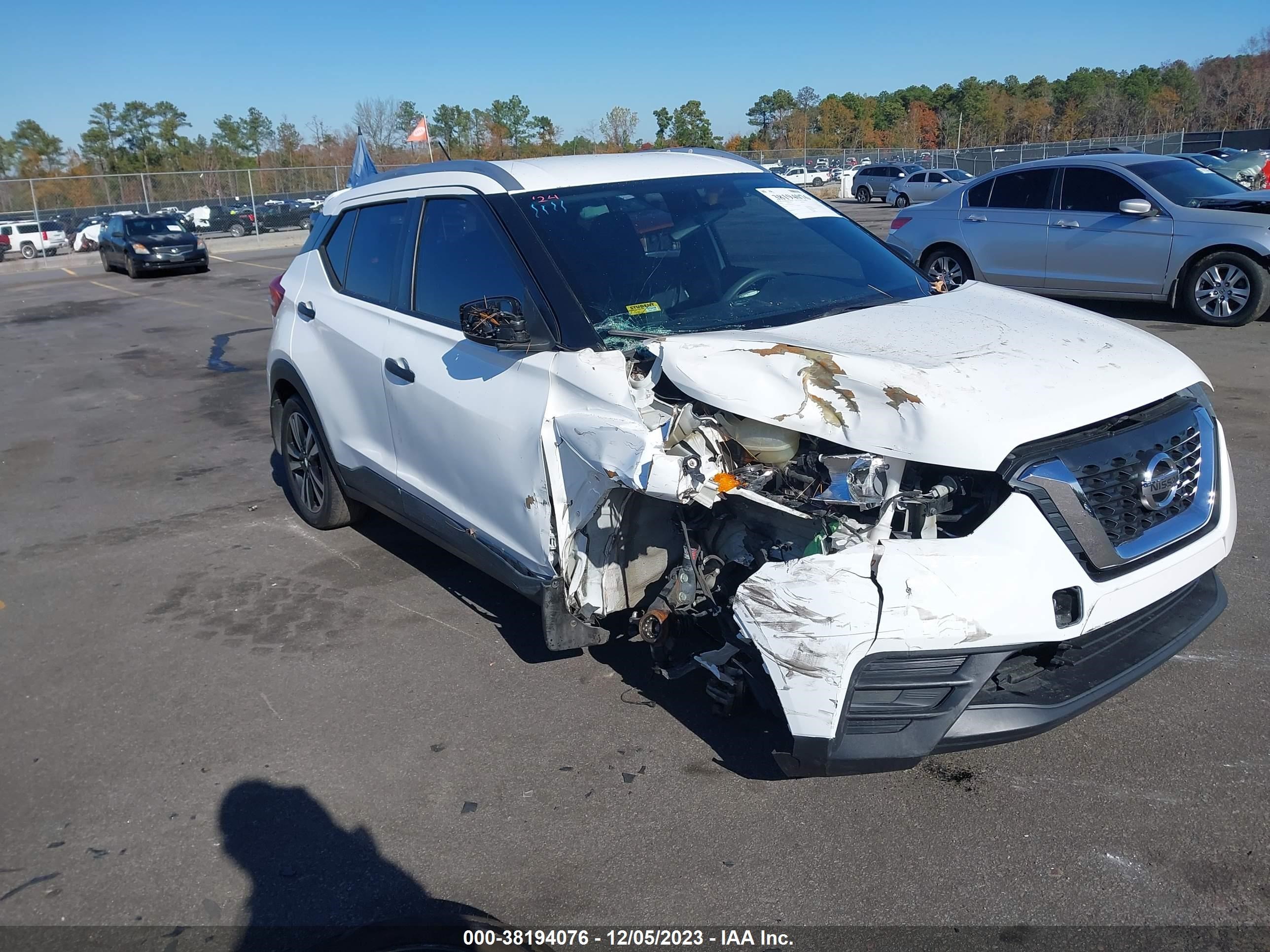 nissan kicks 2018 3n1cp5cu6jl544739