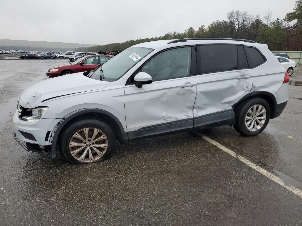 volkswagen tiguan 2018 3vv1b7ax7jm072106