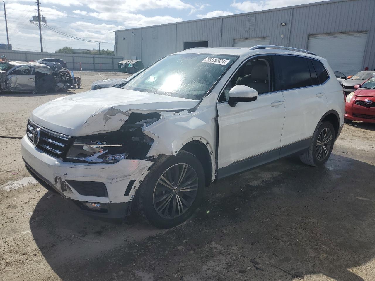 volkswagen tiguan 2018 3vv3b7ax3jm035823