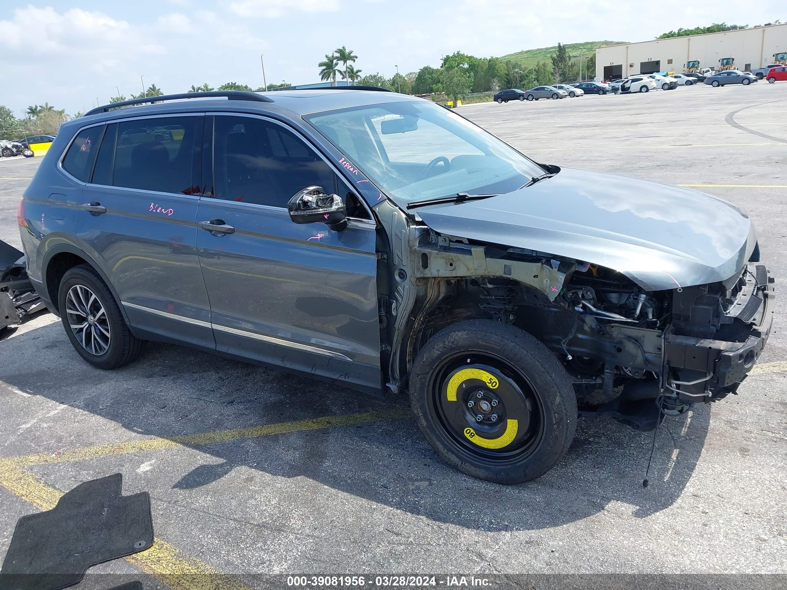 volkswagen tiguan 2018 3vv3b7ax7jm219517