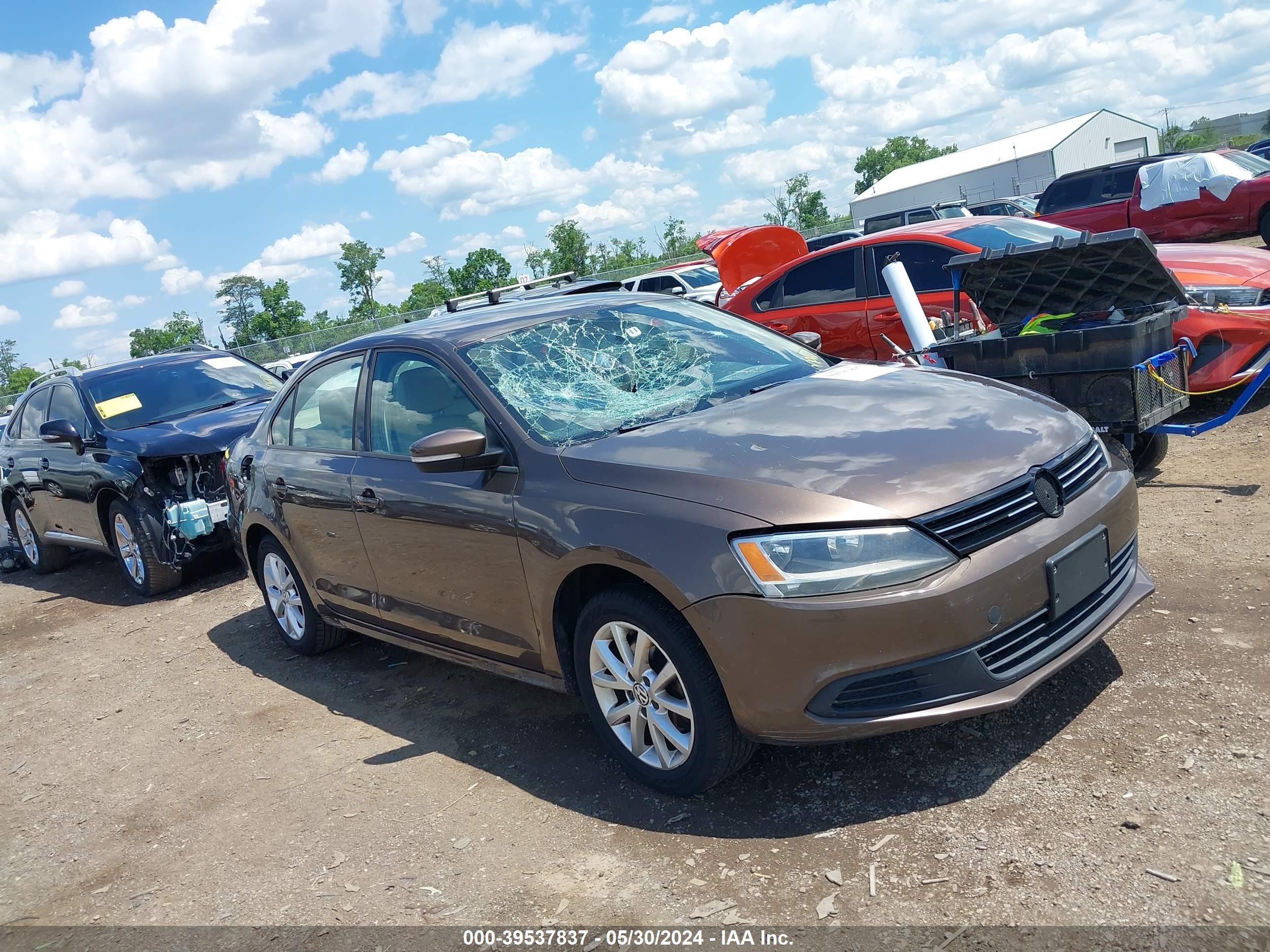 volkswagen jetta 2011 3vwdz7aj0bm319435