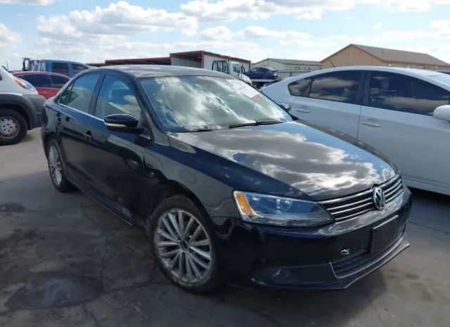 volkswagen  2011 3vwlz7aj3bm371668