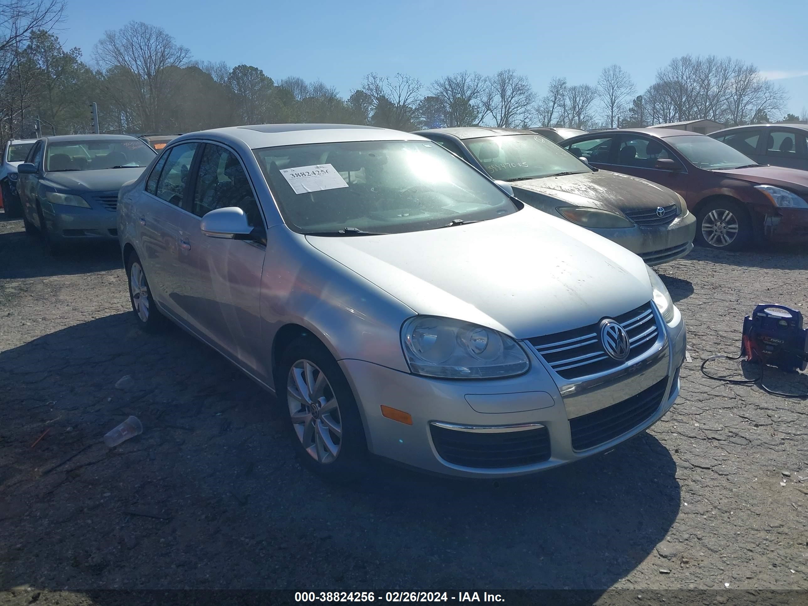 volkswagen jetta 2010 3vwrx7aj7am035326