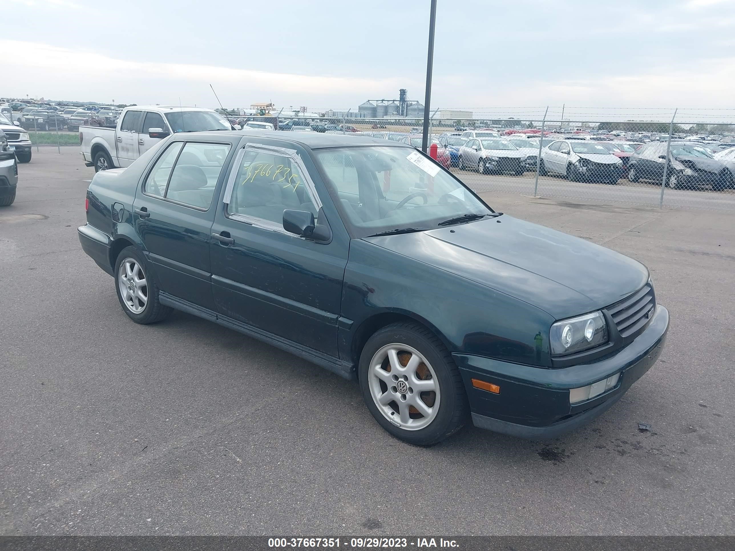 volkswagen jetta 1998 3vwtd81h0wm239040