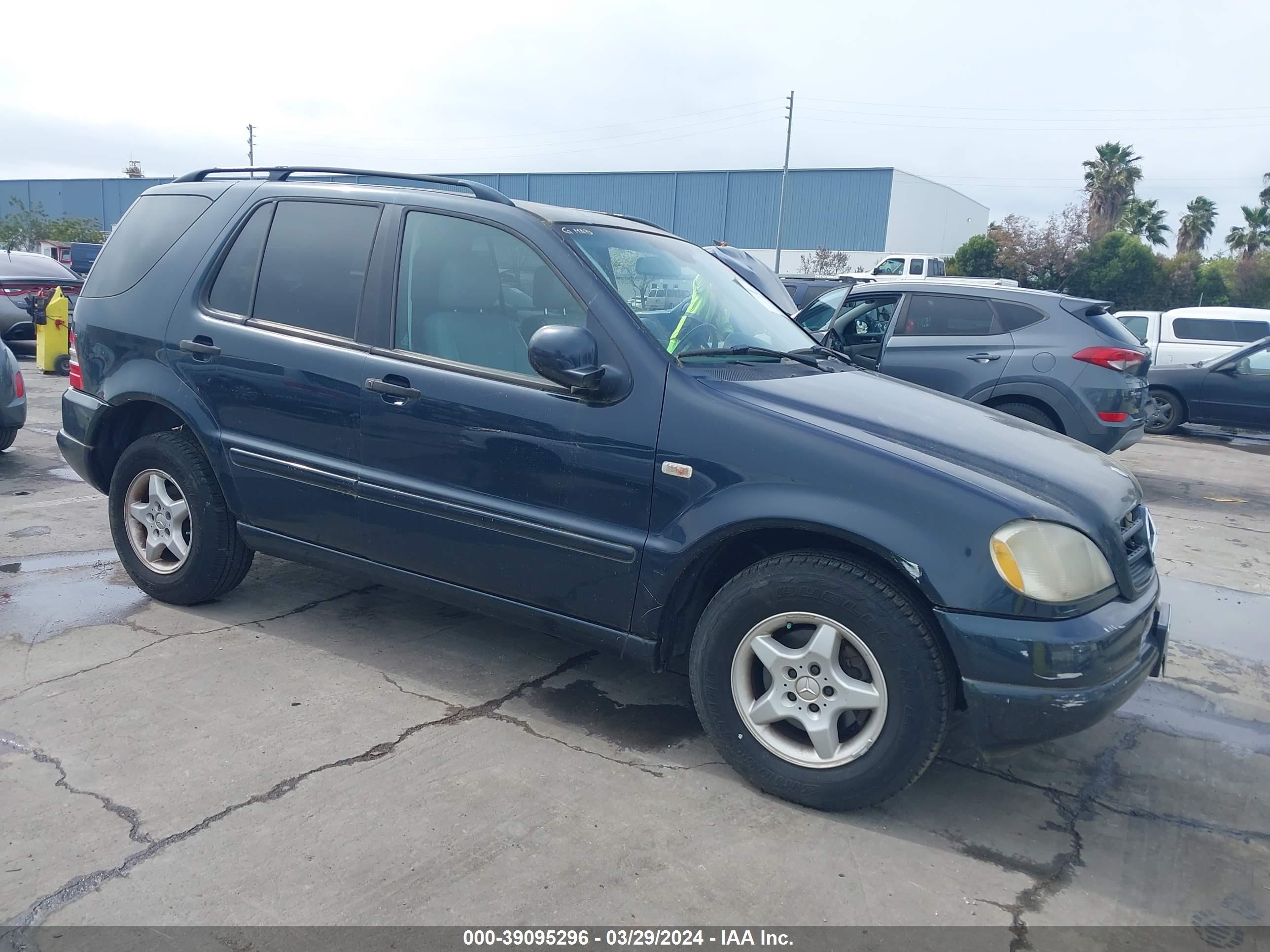 mercedes-benz  2001 4jgab54e11a259265