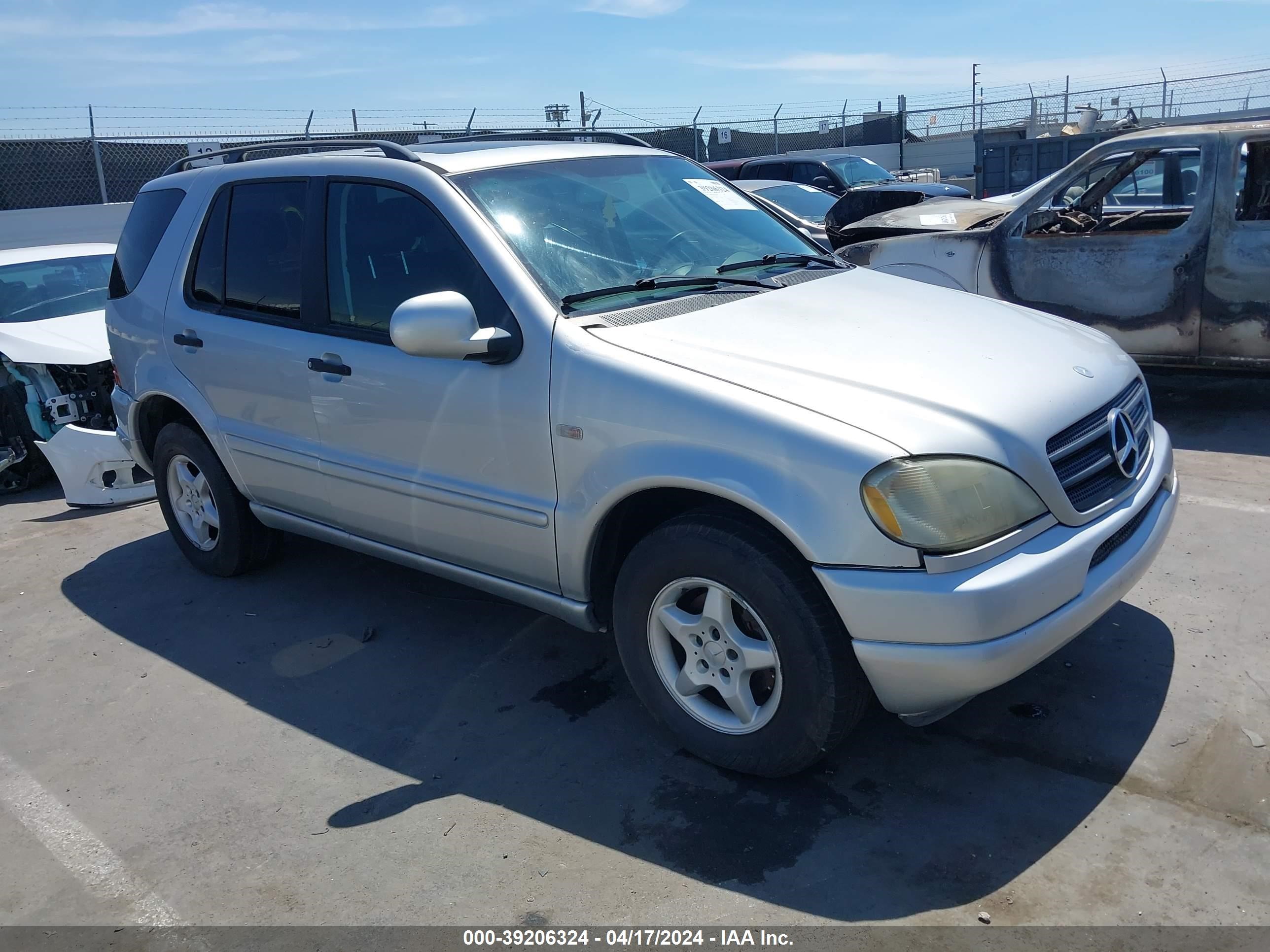 mercedes-benz  2000 4jgab54e4ya220132