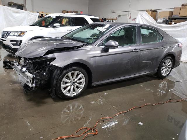 toyota camry le a 2018 4t1b11hk0ju550192