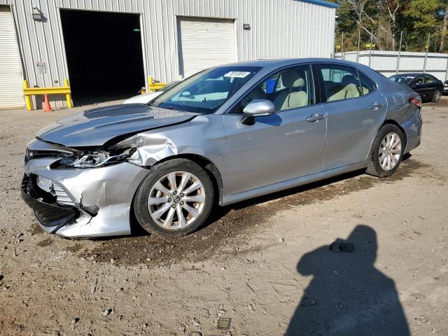 toyota camry l 2018 4t1b11hk2ju019656