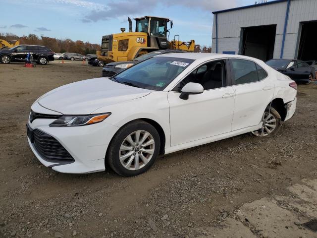 toyota camry l 2018 4t1b11hk2ju673797