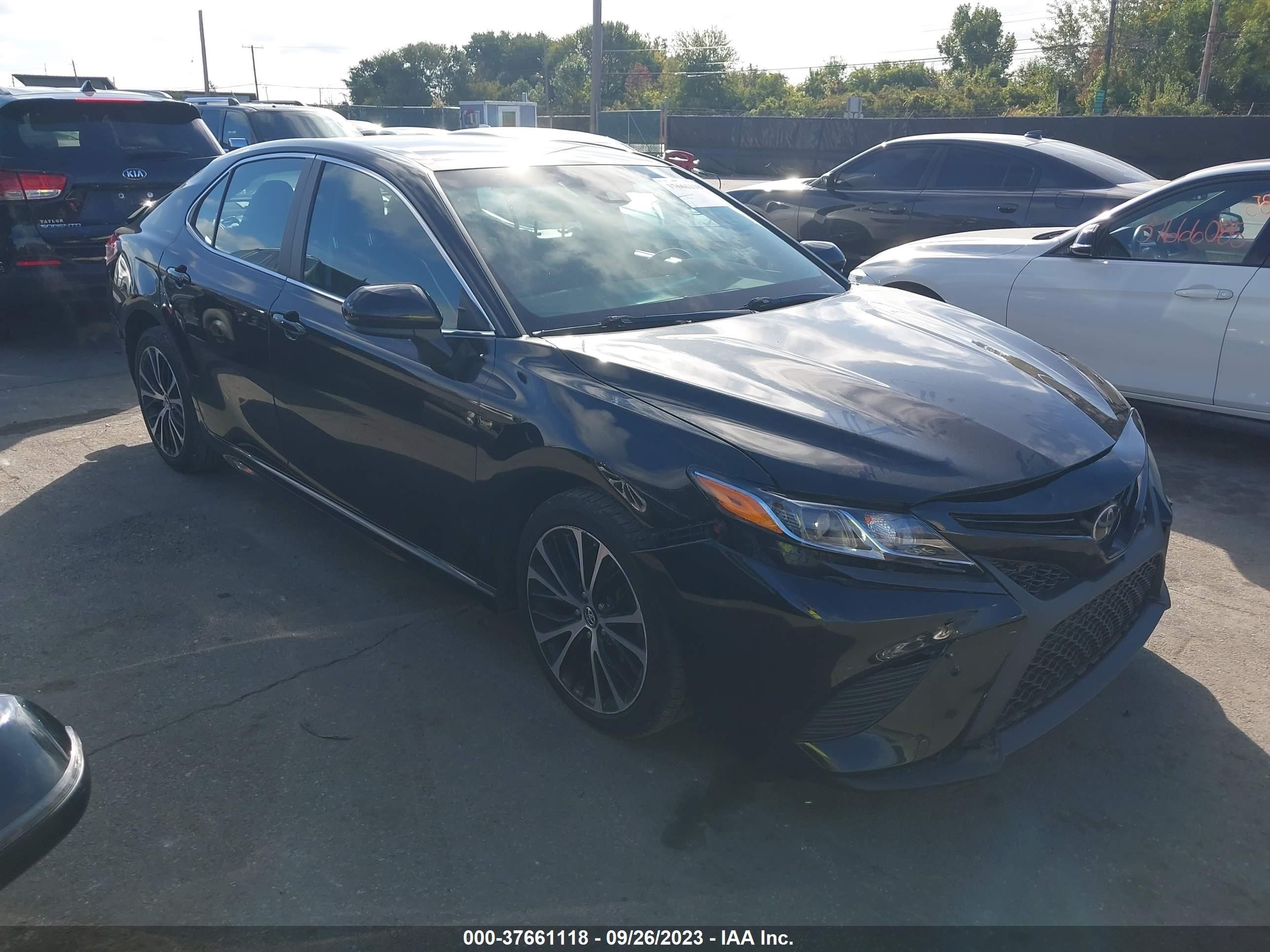 toyota camry 2018 4t1b11hk3ju065447