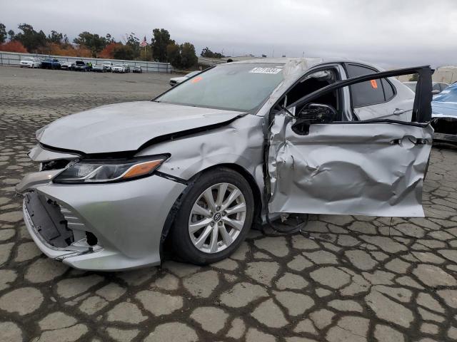 toyota camry l 2018 4t1b11hk4ju511878