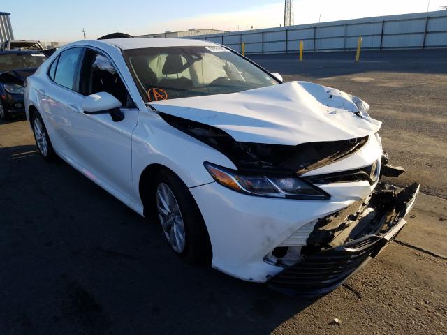 toyota camry l 2018 4t1b11hk7ju090383