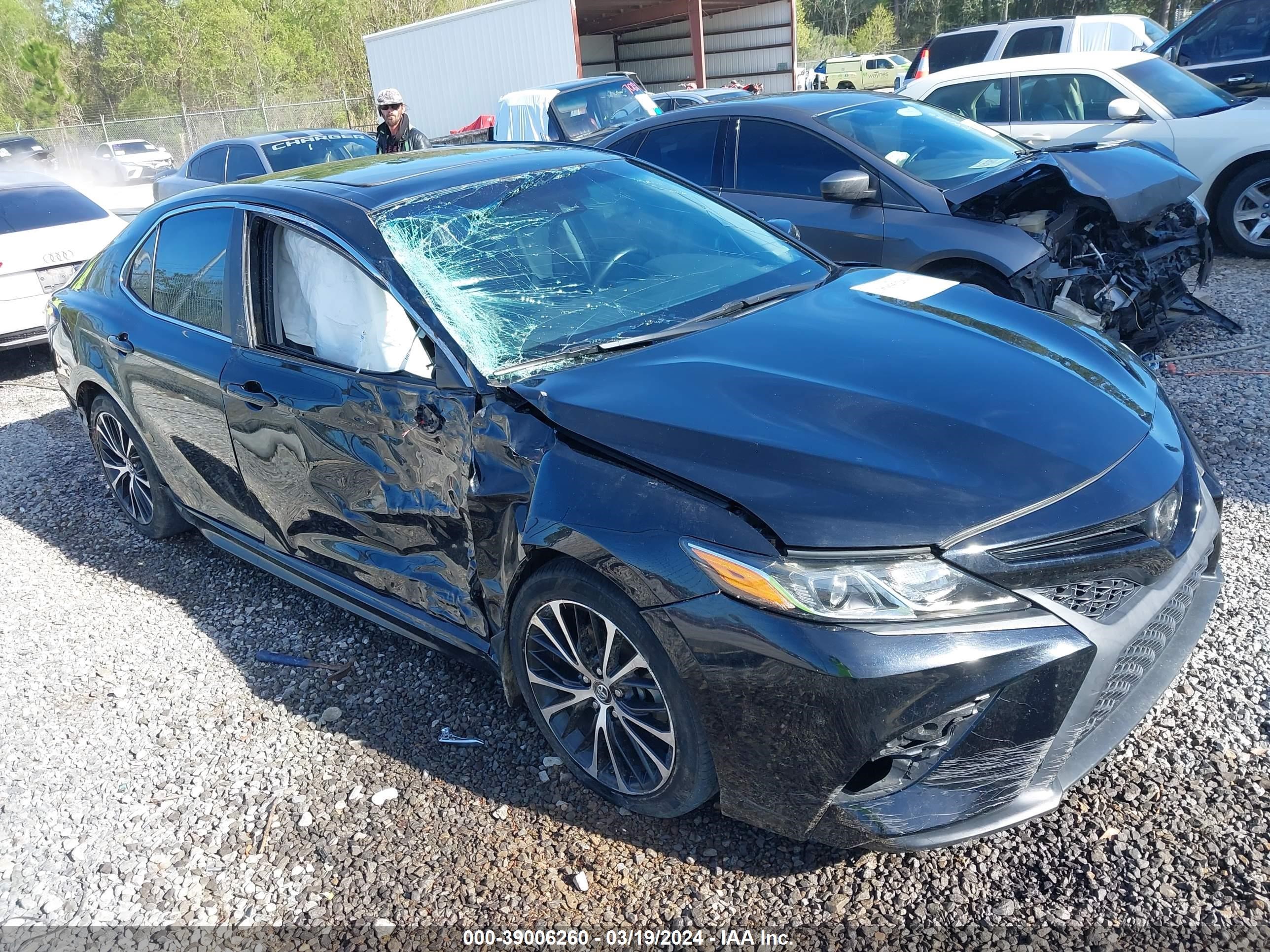 toyota camry 2018 4t1b11hk9ju635385