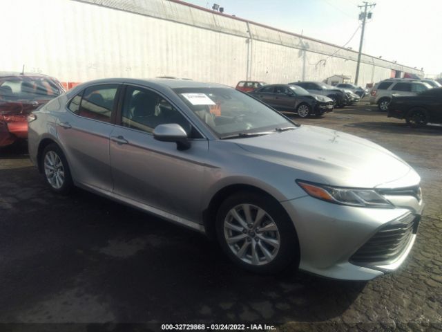 toyota camry 2018 4t1b11hkxju010168