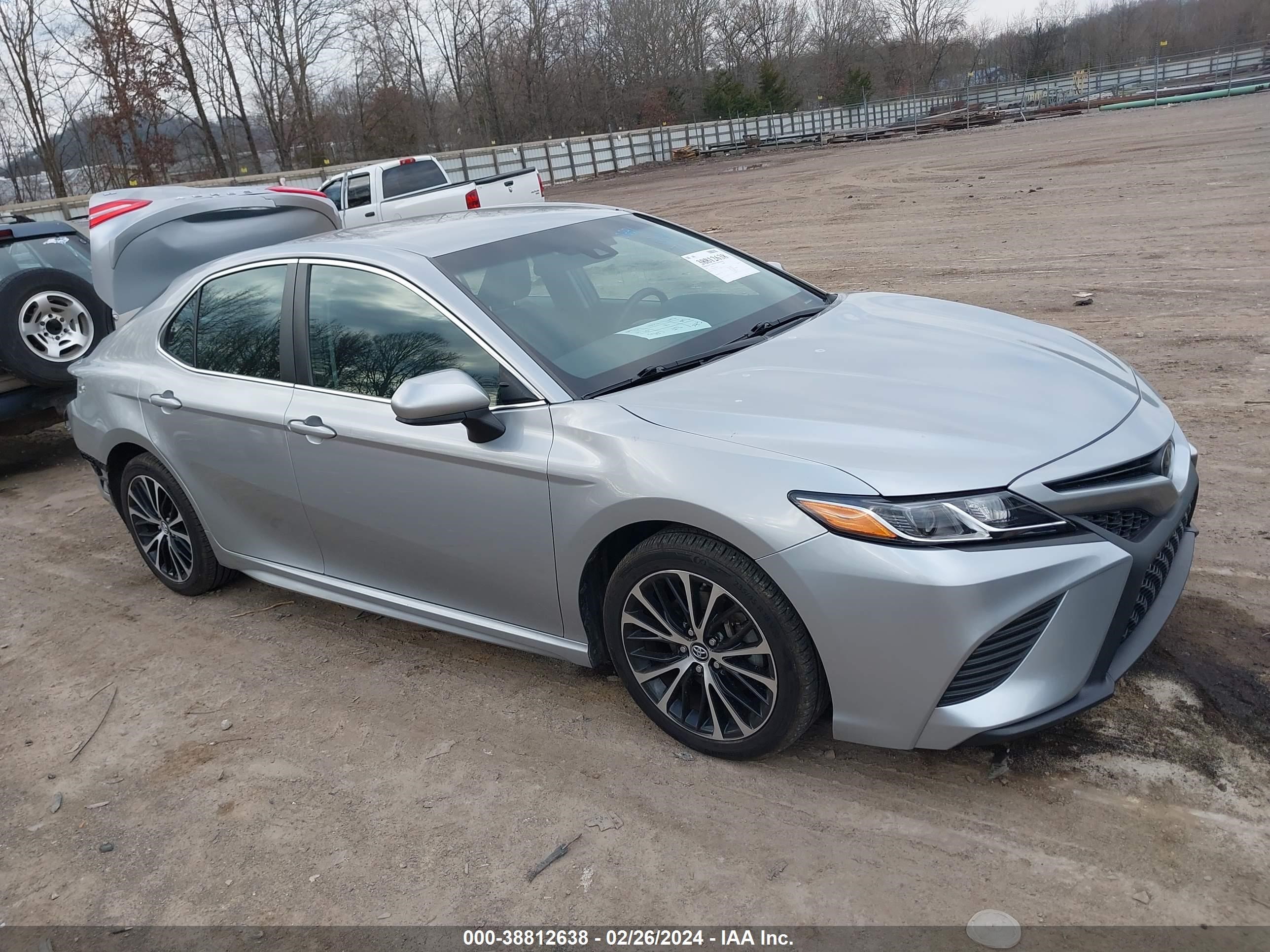 toyota camry 2018 4t1b11hkxju115048