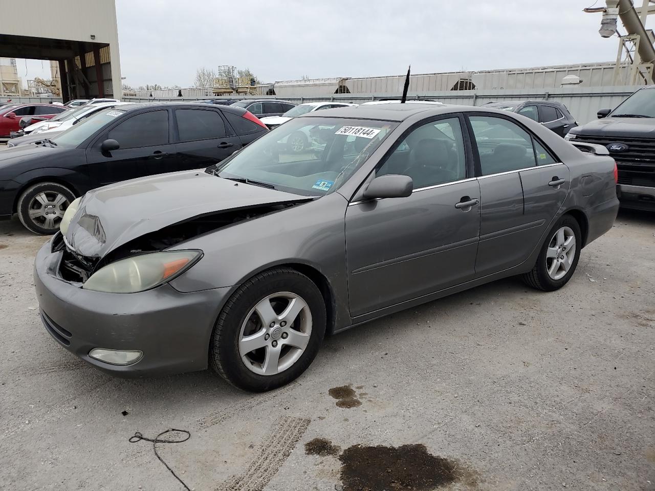 toyota camry 2004 4t1ba32k54u018526