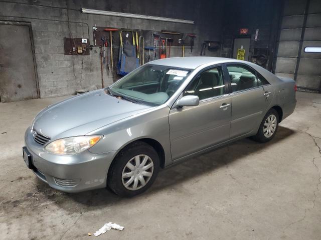 toyota camry le 2005 4t1be30k65u626337