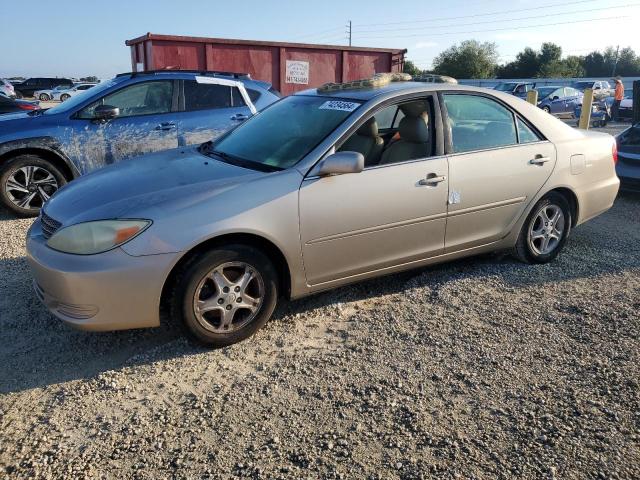 toyota camry le 2004 4t1be32k04u790534