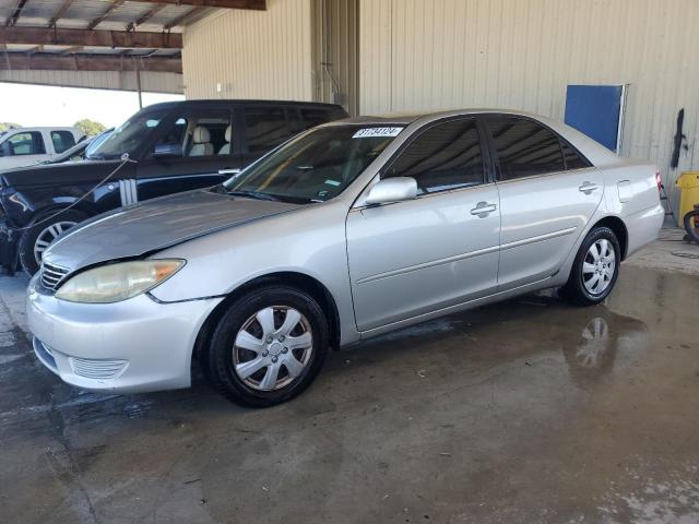 toyota camry le 2005 4t1be32k05u037877