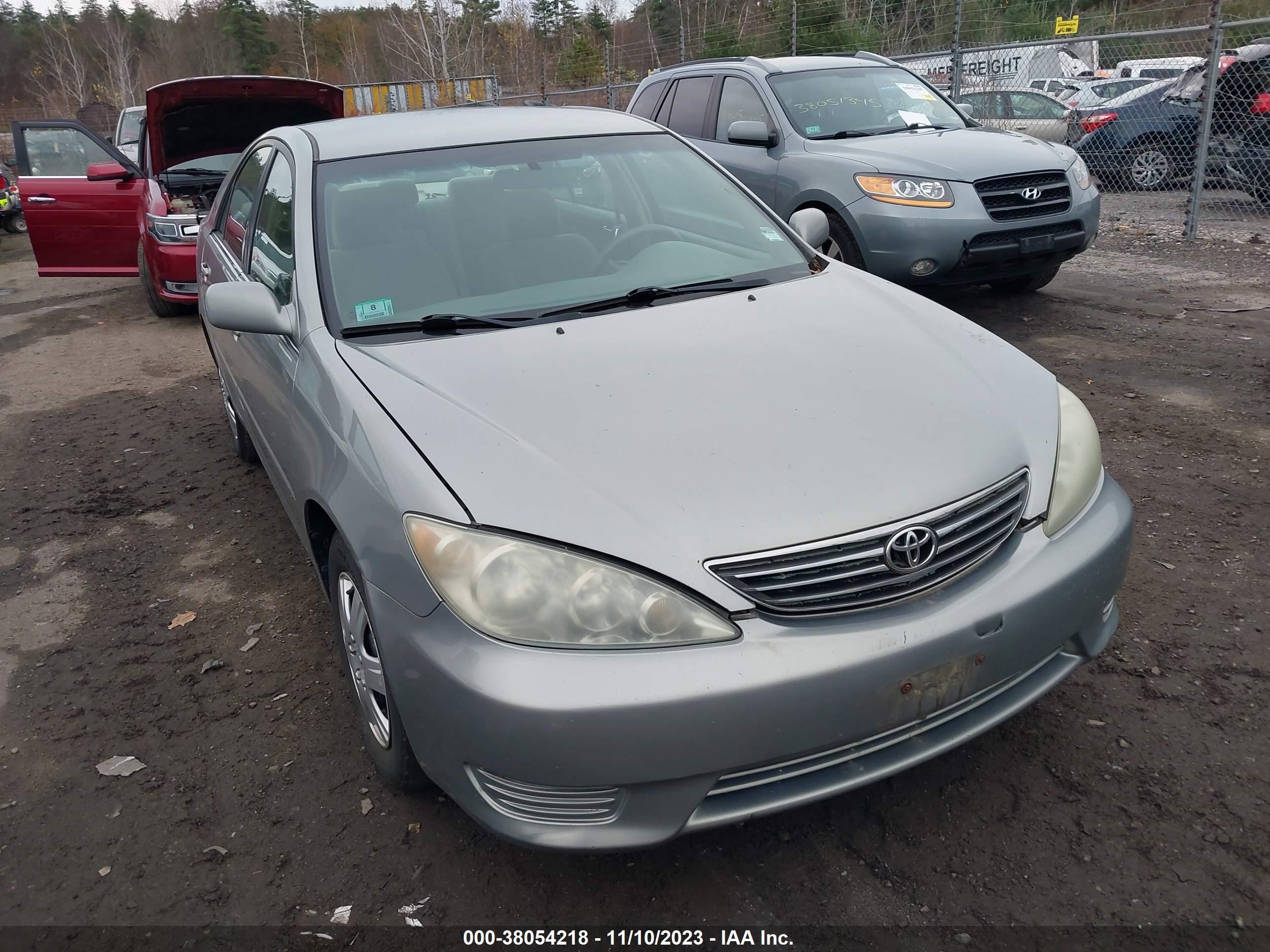 toyota camry 2005 4t1be32k05u561854