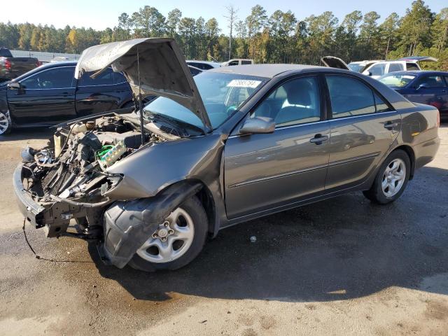 toyota camry le 2004 4t1be32k14u830118