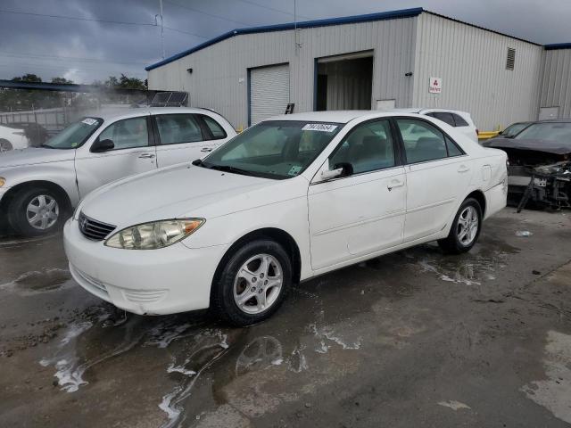 toyota camry le 2005 4t1be32k15u541077