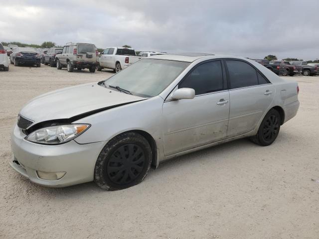 toyota camry le 2005 4t1be32k15u943634