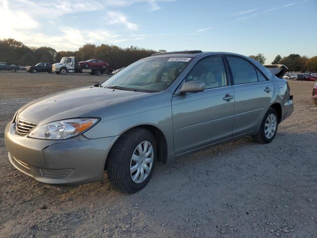 toyota camry le 2005 4t1be32k15u958991