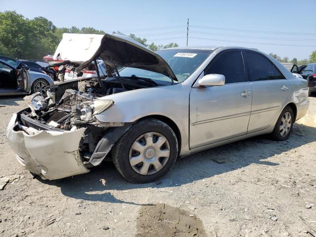 toyota camry le 2004 4t1be32k24u844657