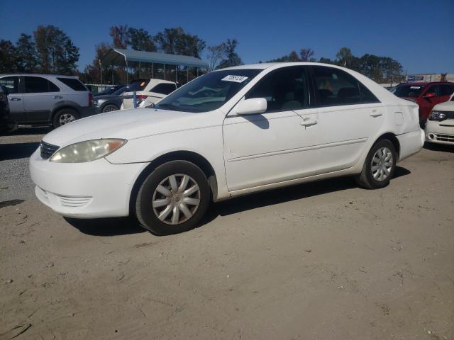 toyota camry le 2005 4t1be32k25u583998