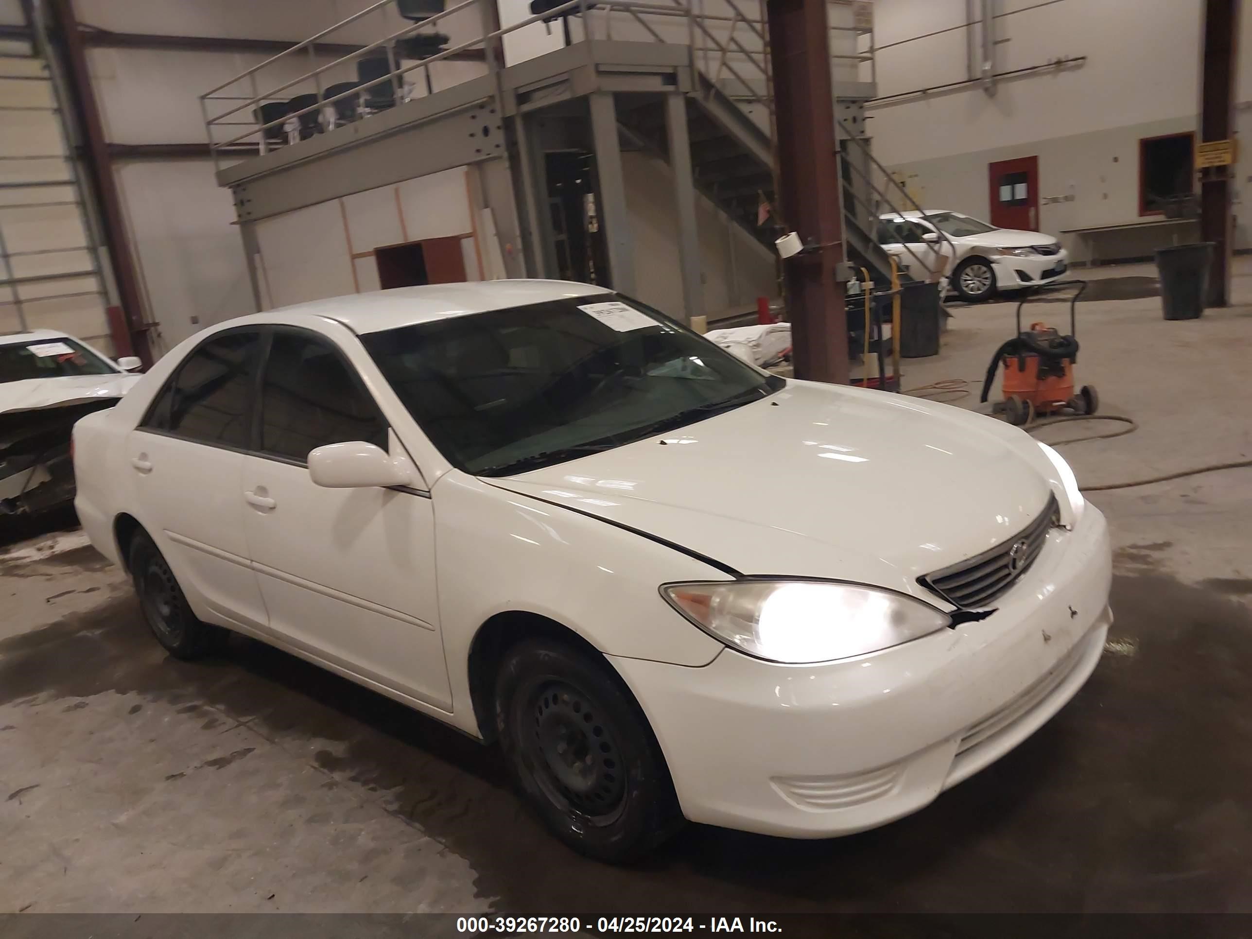 toyota camry 2005 4t1be32k25u612271