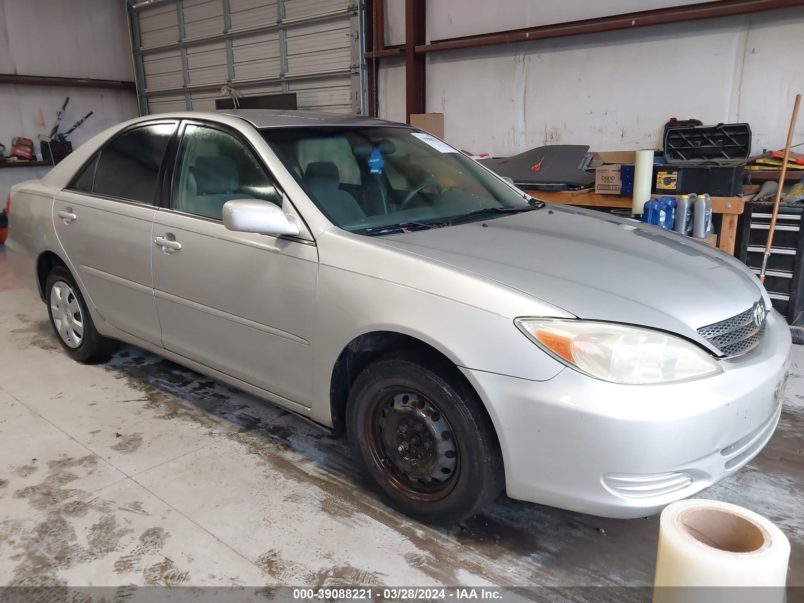 toyota camry 2004 4t1be32k34u301673