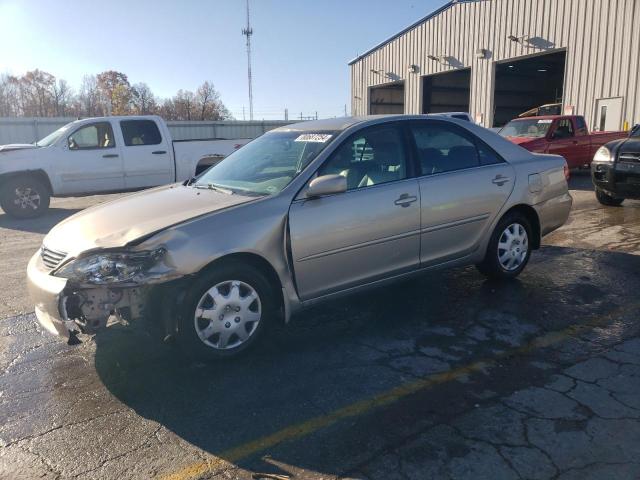 toyota camry le 2005 4t1be32k35u066614