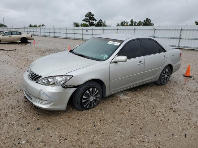 toyota camry le 2005 4t1be32k35u406330