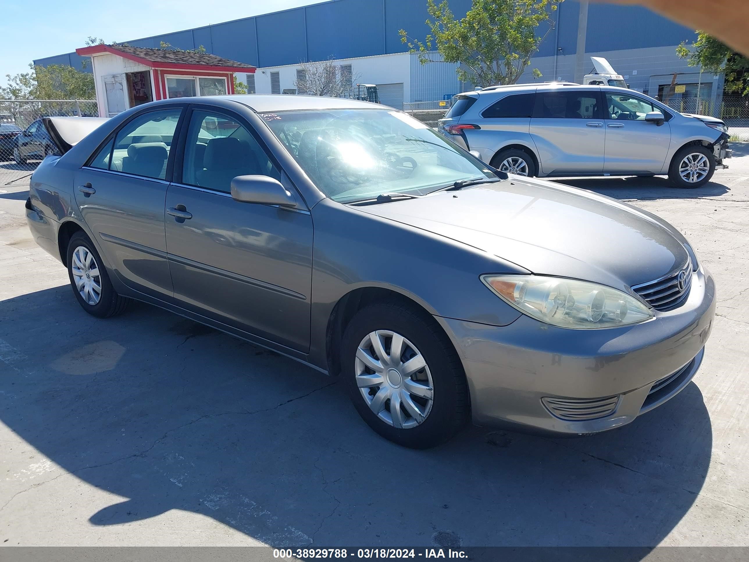 toyota camry 2005 4t1be32k35u954618