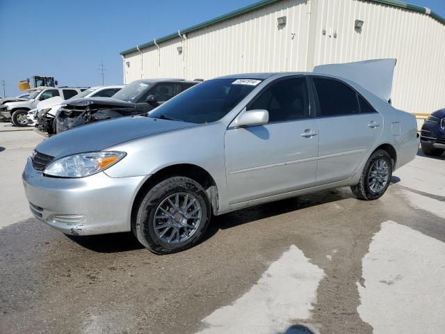 toyota camry le 2004 4t1be32k44u299738