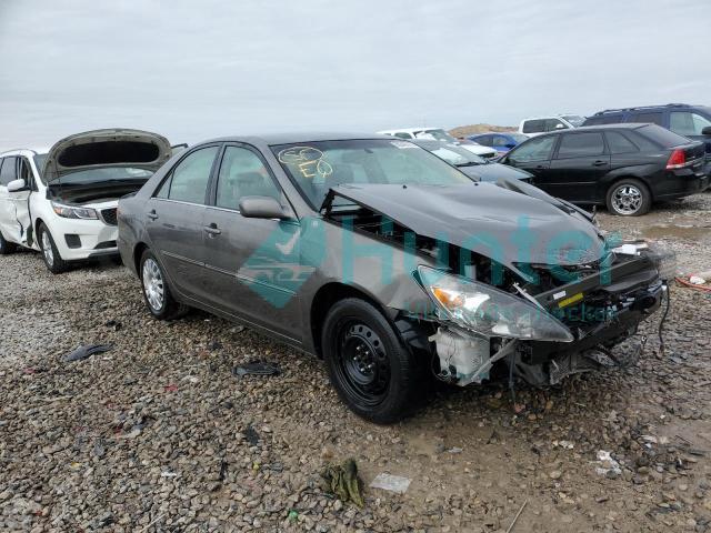toyota camry le 2005 4t1be32k55u576771